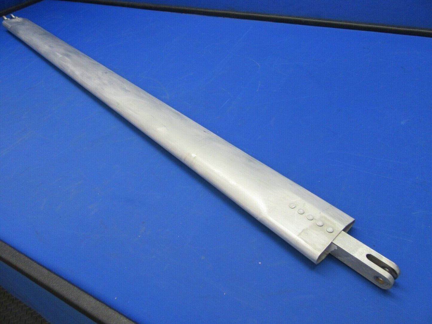 Cessna 150L, M and 152 LH Wing Strut P/N 0421000-1 (0920-242)