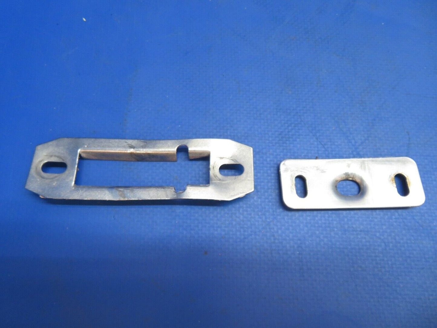 Piper PA-34 AFT Cabin Door Latch Plate & Strike Plate P/N 68353-00 (0323-556)