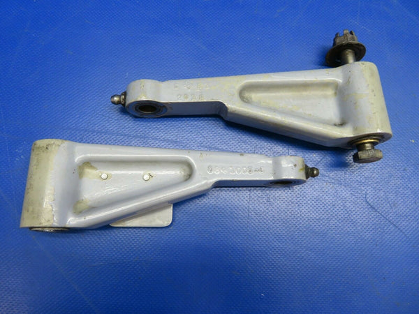 Cessna 310R Upper & Lower Torque Link Assy Nose Gear P/N 0841002-1 (0520-488)