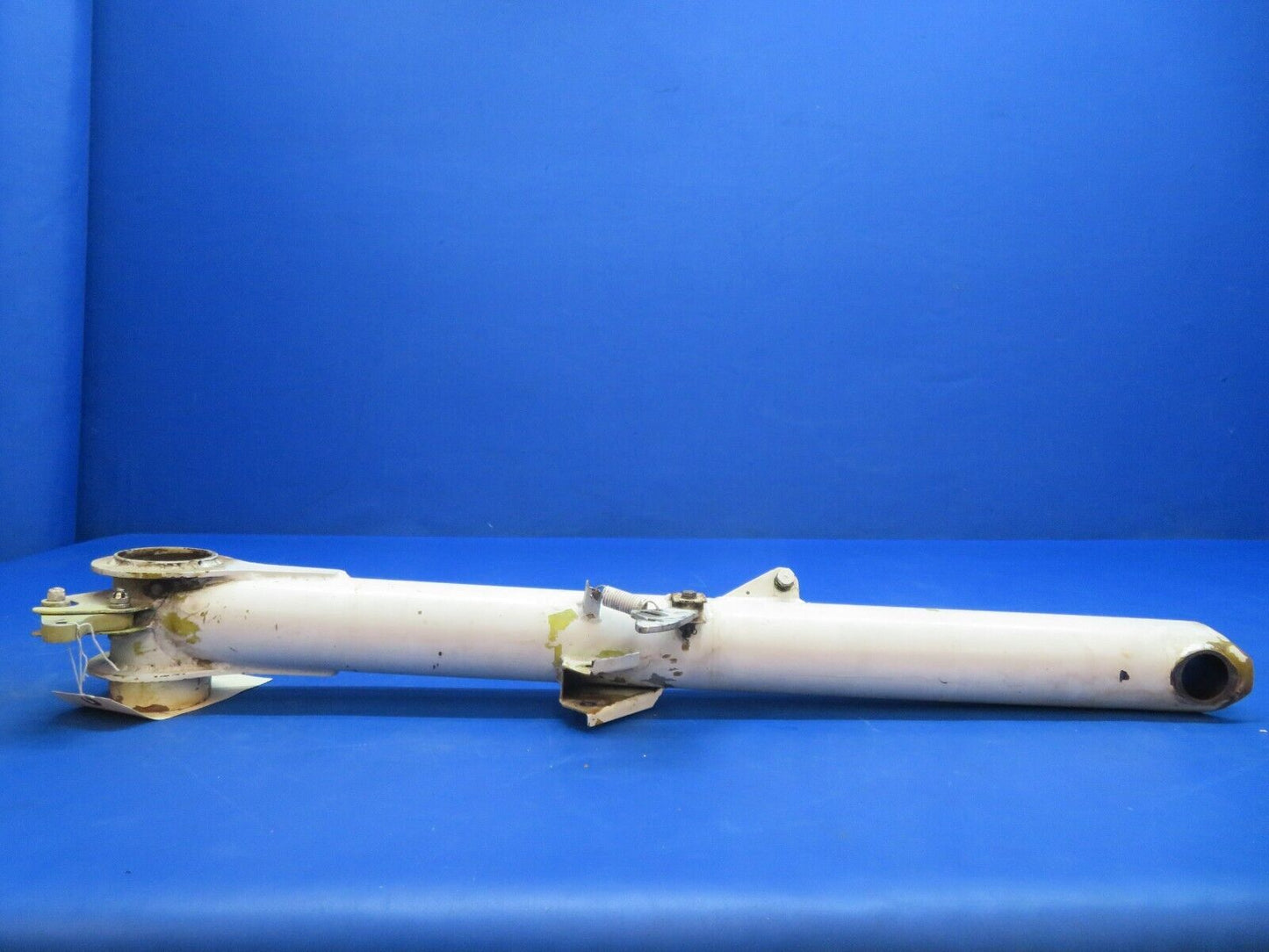 Lake LA-4-200 RH Main Gear Leg Assy P/N 1-4100-8 (0123-509)