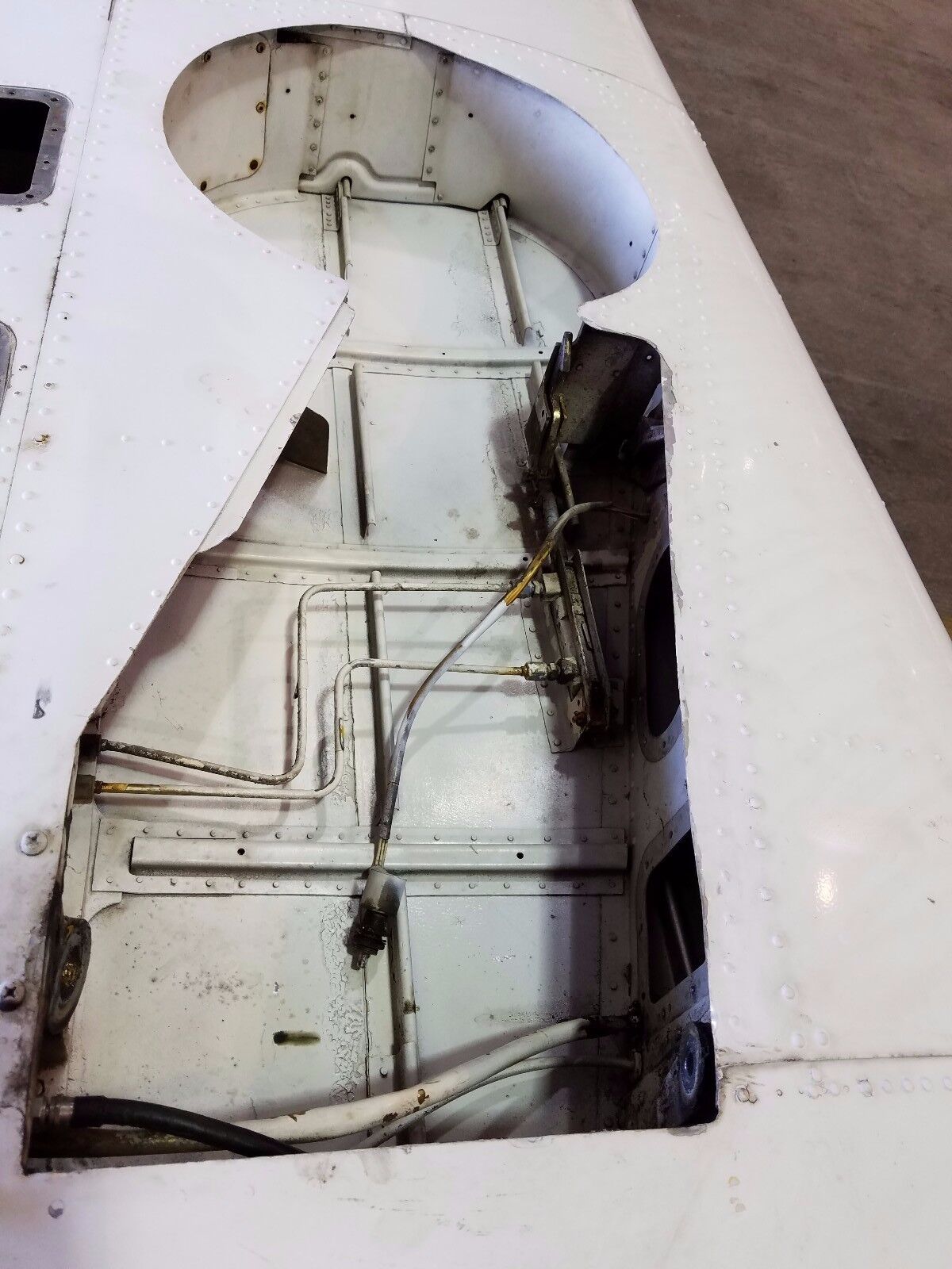 1972 Beech A-24R Sierra Right Wing (0516-147)