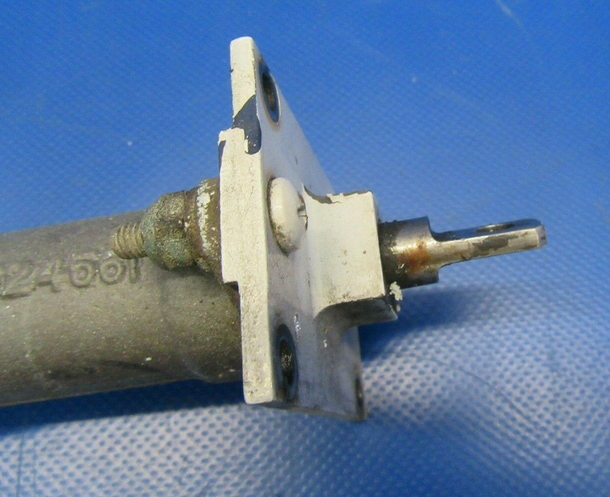 Beech Baron E-55 Trim Tab Actuator Elevator LH 96-526013-605 (0719-163)