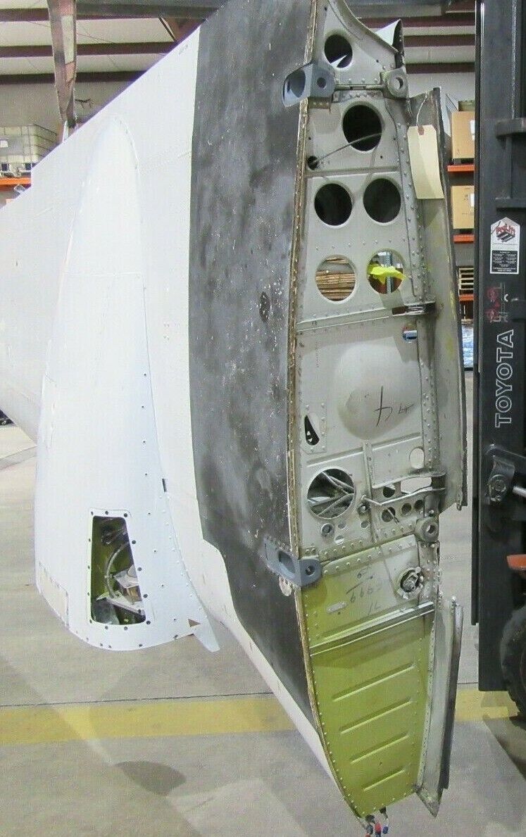 1974 Beech Baron E-55 Wing RH 96-110005-704 (1119-01)