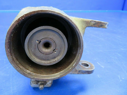 Cessna 310 Main Gear Trunnion LH (0520-514)