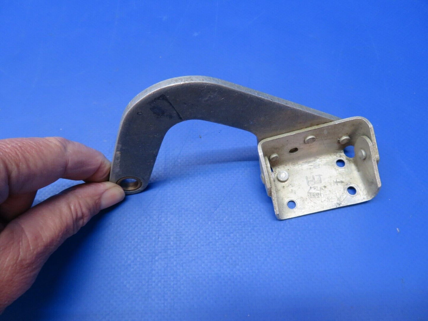 Cessna 210 / 210A RH Nose Gear Door Arm & Angle Assy P/N 1213252-1 (1122-432)