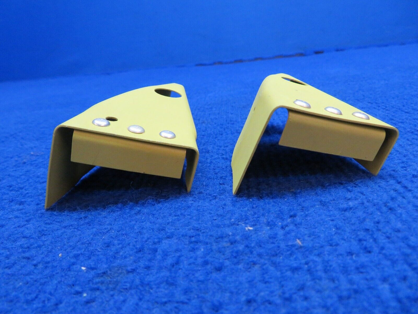 Beech Bracket P/N S27-35030-061 LOT OF 2 NOS (0622-818)