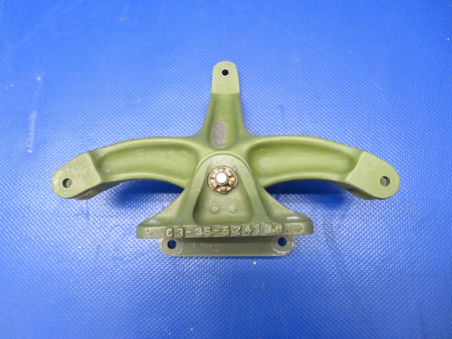 Beech 95-B55 Bellcrank Rudder Control RH P/N 35-524138-2, 96-524136 (0621-660)