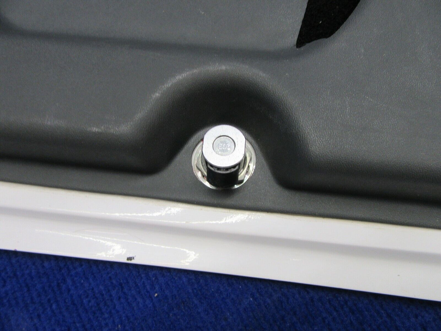 Cirrus SR-22 Baggage Door Assembly w/ Key P/N 20302-001 (1221-576)