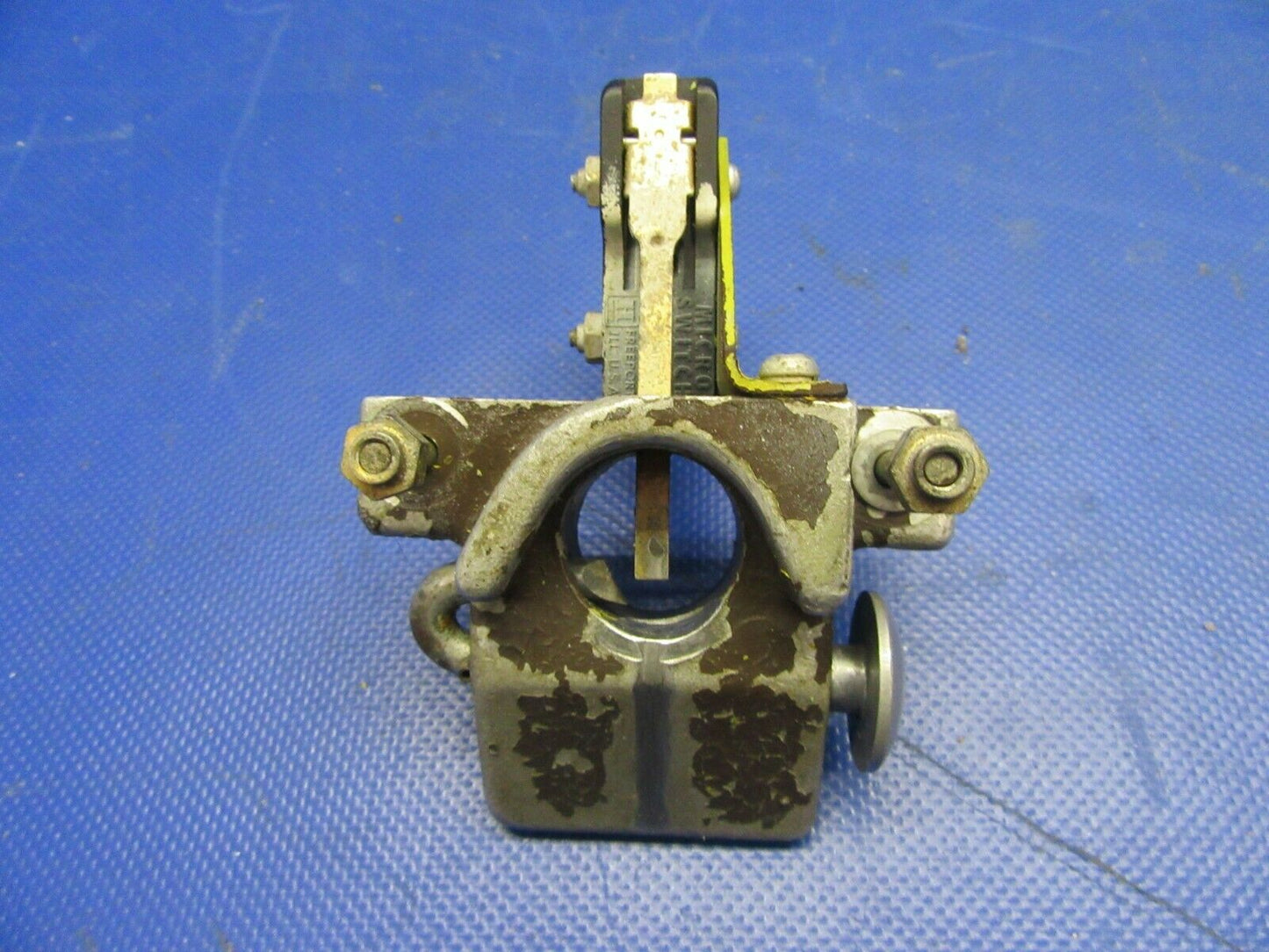 Mooney M20 / M20G Gear Lock Door w/ Knob & Switch P/N 560046-501 (0921-479)