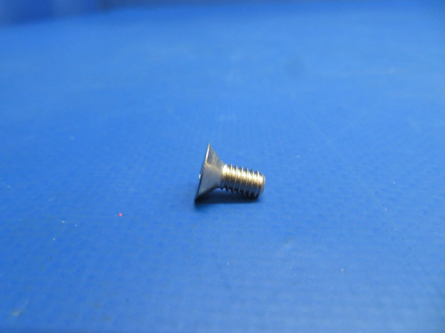 McCauley Propeller Screw LOT OF 25 w/ 8130 NOS (0323-671)