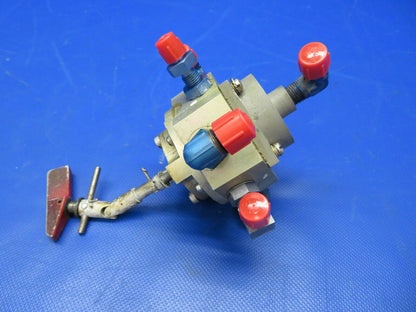 Beech 95-B55 Baron Fuel Selector Valve w / Handle RH 96-920001-612 (0621-995)