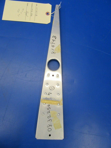 Cessna Angle P/N 0832250-7 NOS (0918-290)