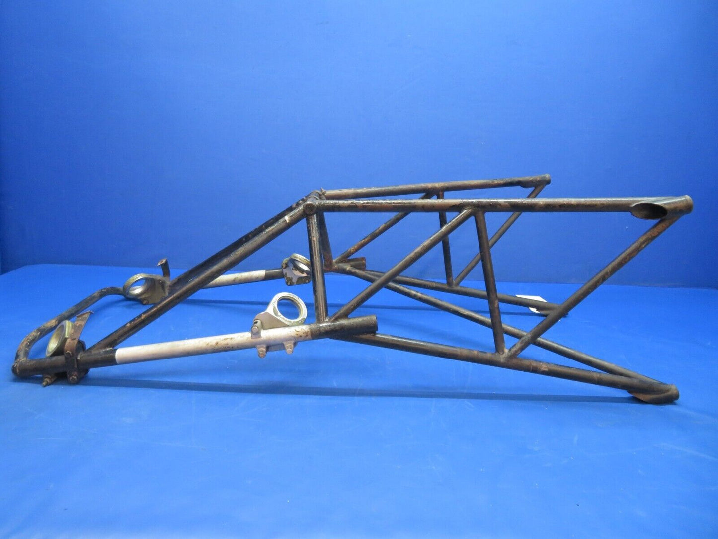 Piper PA-34-200T Seneca Engine Mount Assy Continental P/N 37105-00 (0123-989)