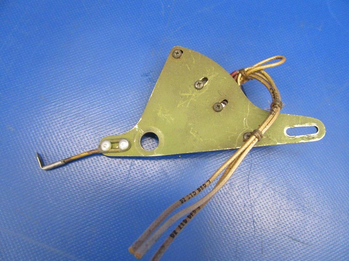Cessna 310 / T310 Flap Arm & Lever Assembly 0861526-11, 0861526-14 (0619-181)