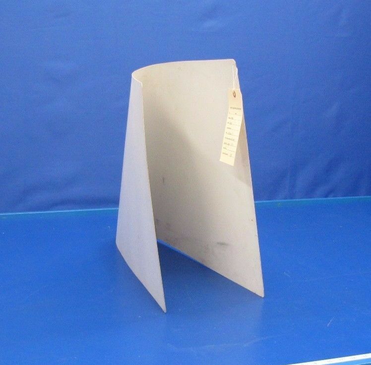 Cessna 188 Fairing Leading Edge RH P/N 1621000-8 NOS (0517-174)