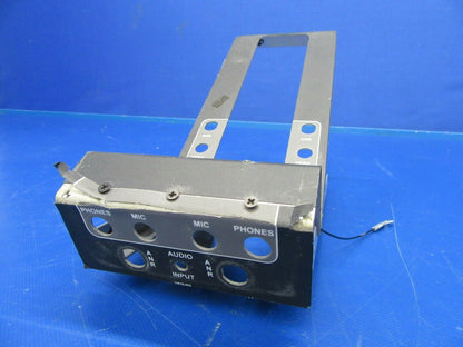 Cirrus SR-22 Aft Console P/N 19235 (1019-389)