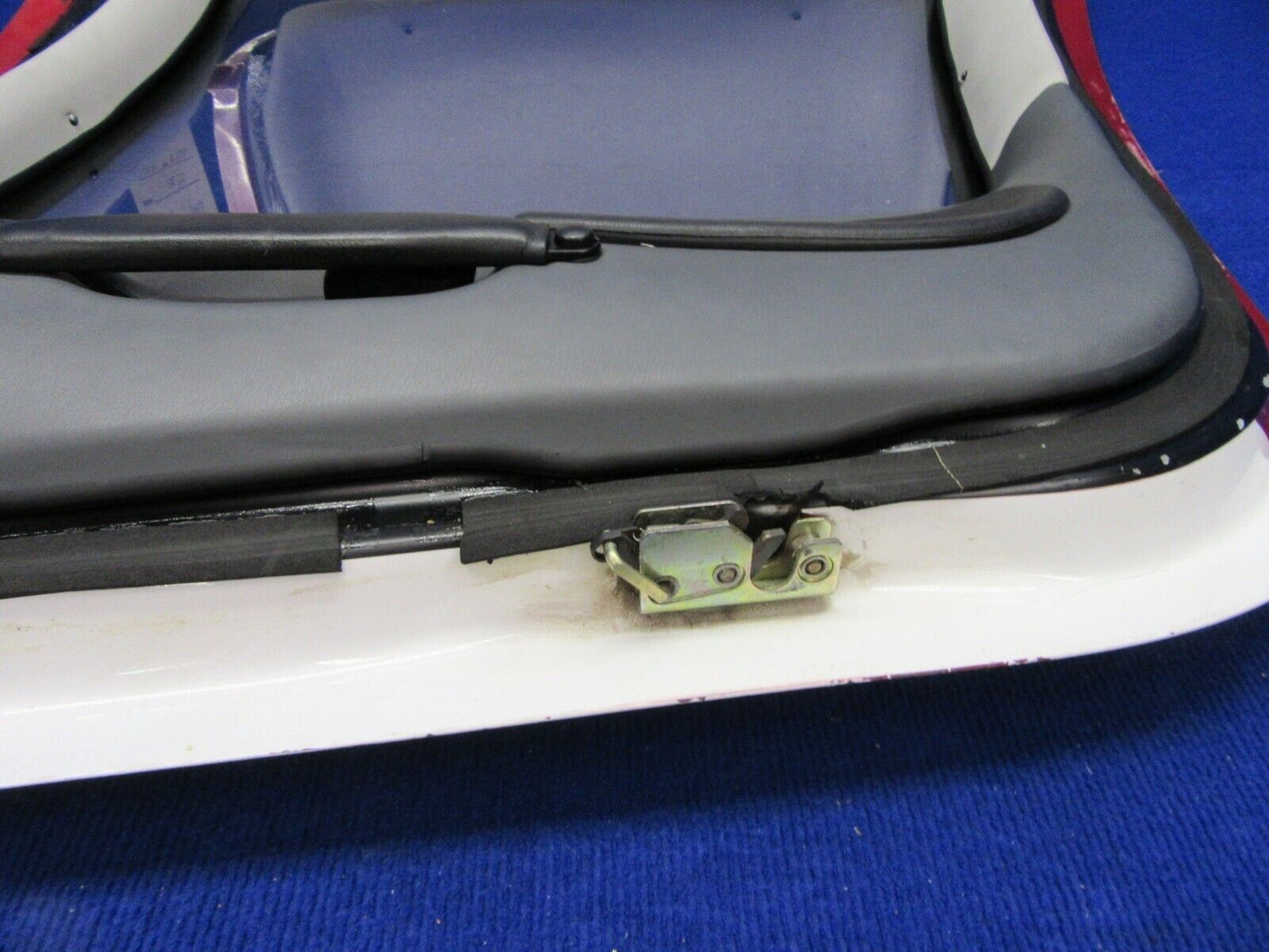 Cirrus SR-22 RH Cabin Door Assembly P/N 20256-002 (0122-384)