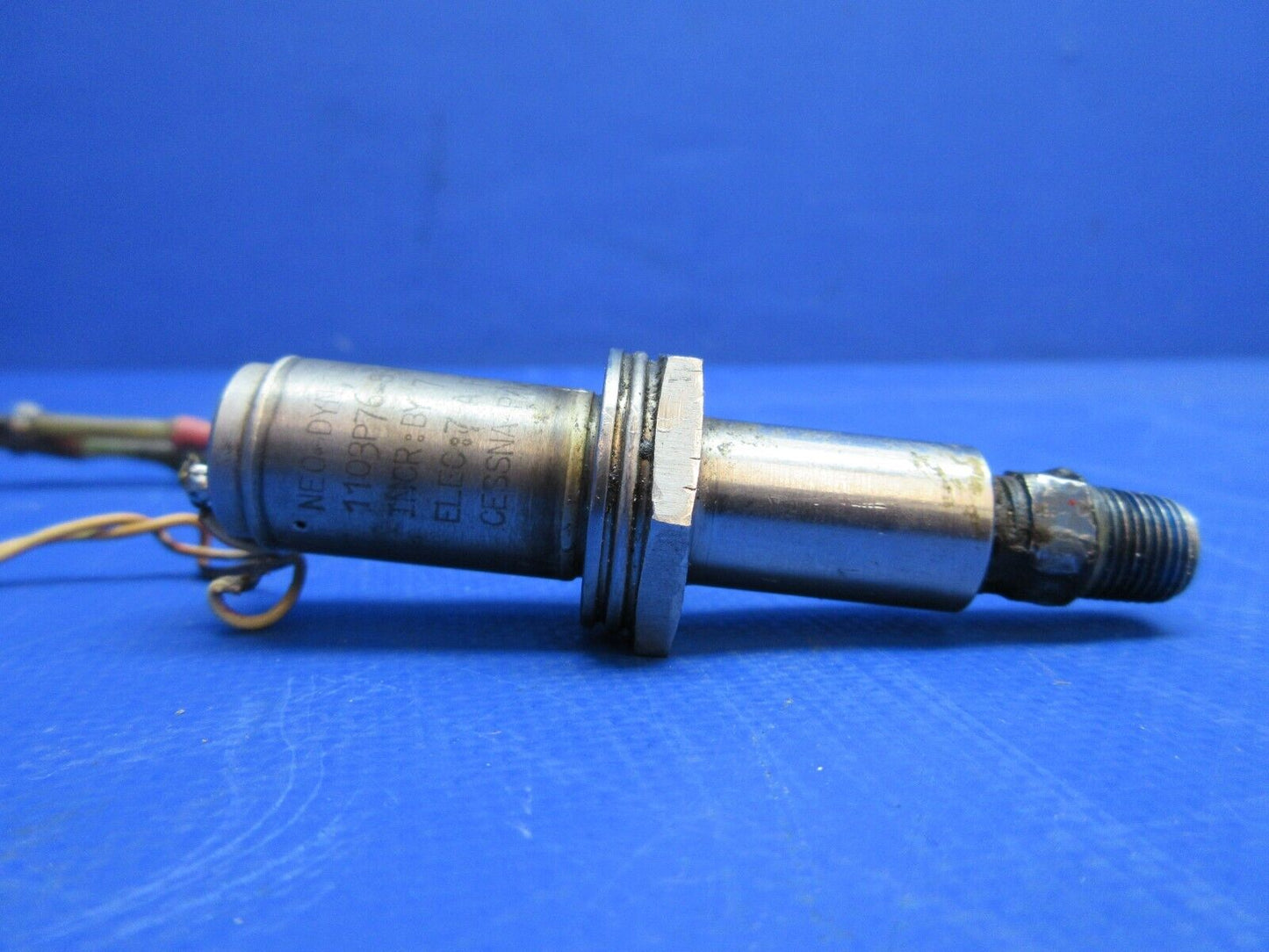 Cessna 310 / 310I Neo-Dyn Pressure Switch Assy 28V P/N 9910287-8 (0923-945)