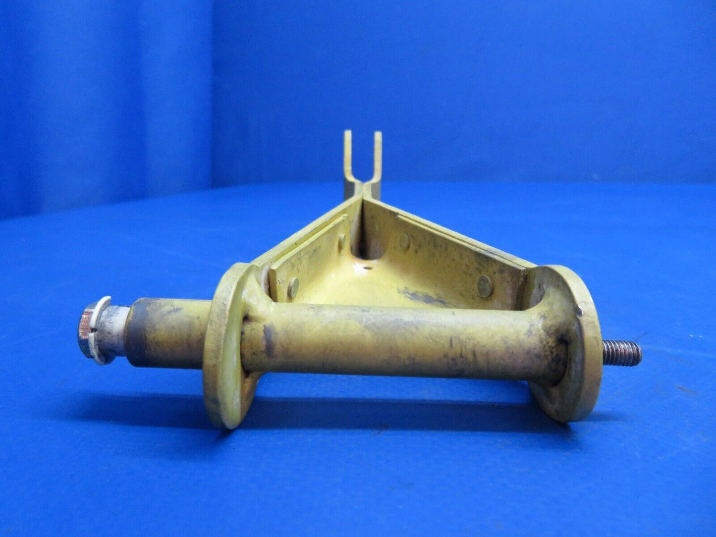 Lake LA-4-200 Idler Assembly Elevator P/N 2-7138-5 (1222-732)
