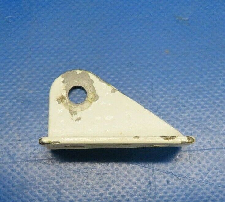 Cessna 172M Seat Belt Attach Bracket RH INBD or LH OTBD 0510205-3 (0220-343)