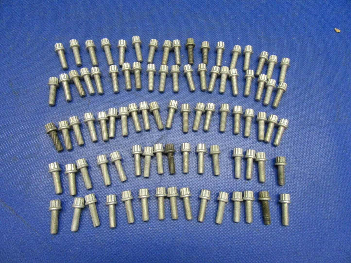 Honewell Aerospace Bolt P/N M59147-11 NOS LOT OF 80 (0921-621)