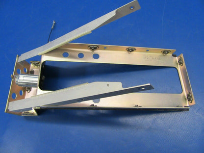 Cirrus SR-22 Aft Console P/N 19235 (1019-389)