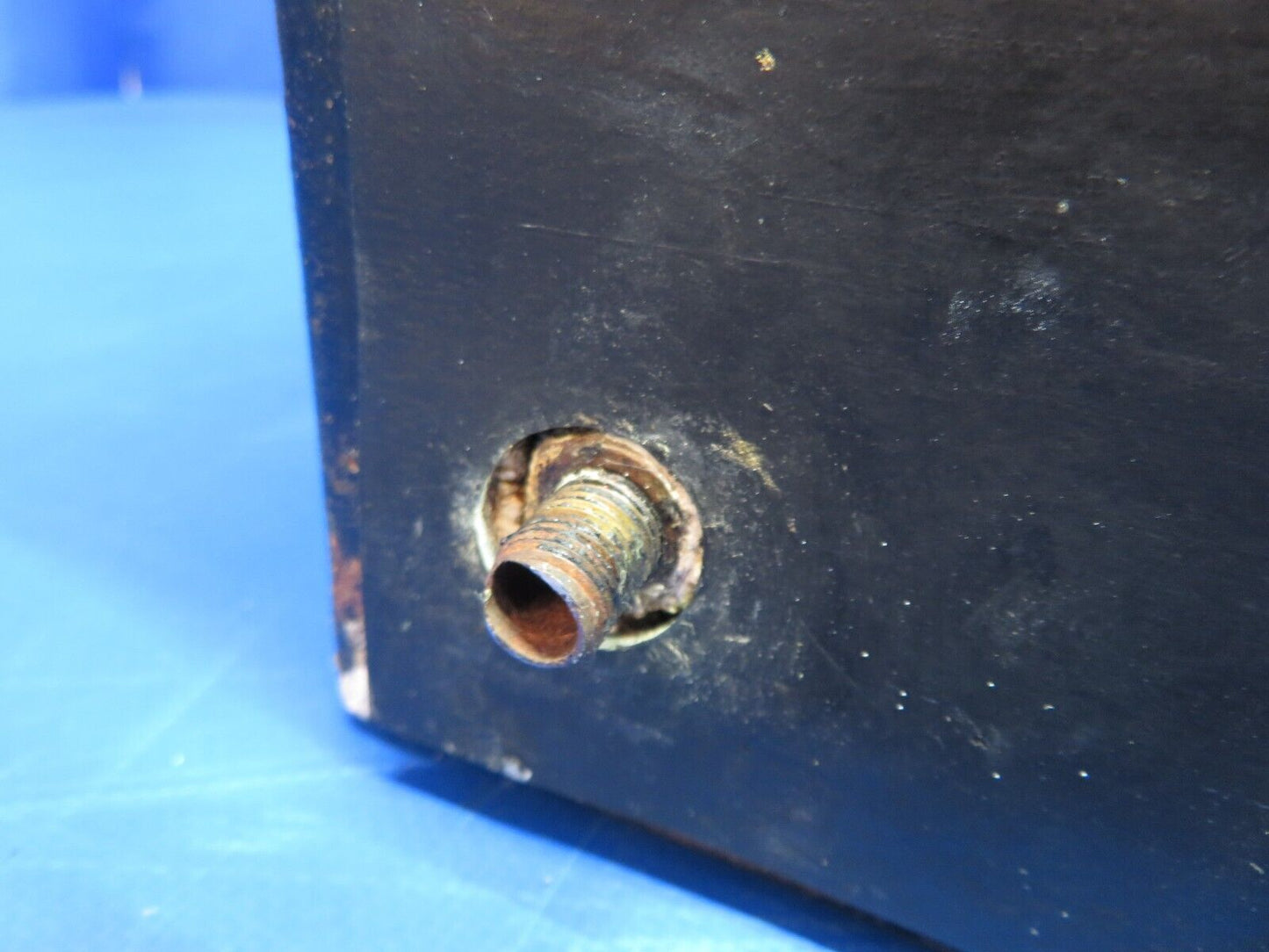 Cessna 120 Battery Box Assy w/ Lid P/N 0412146 (0423-47)