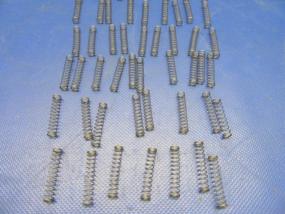 Delco Springs P/N 1977357 LOT OF 50 NOS (0921-537)