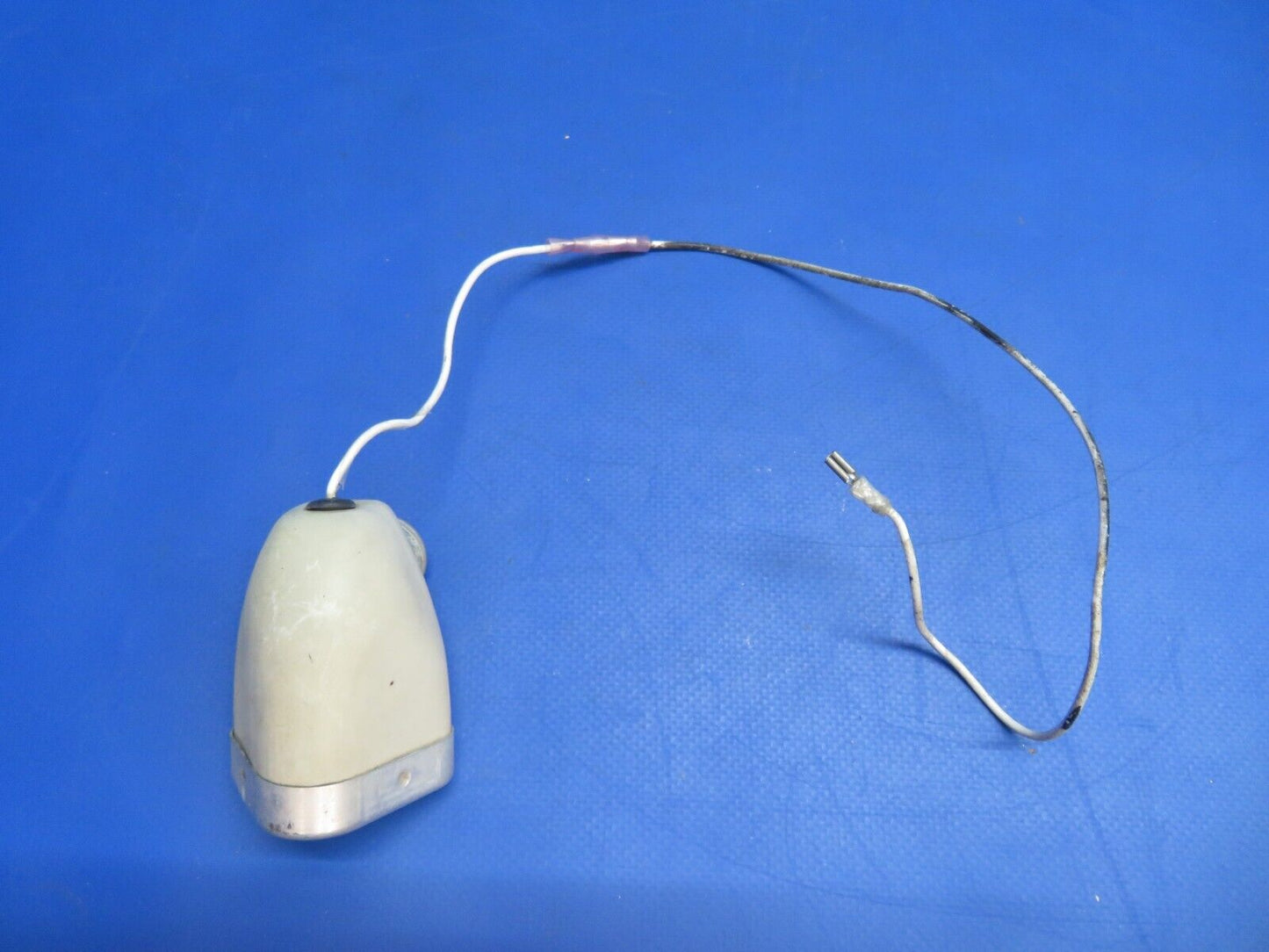 Cessna 172 Map Light Assy P/N 1470089-10-532 (0223-515)