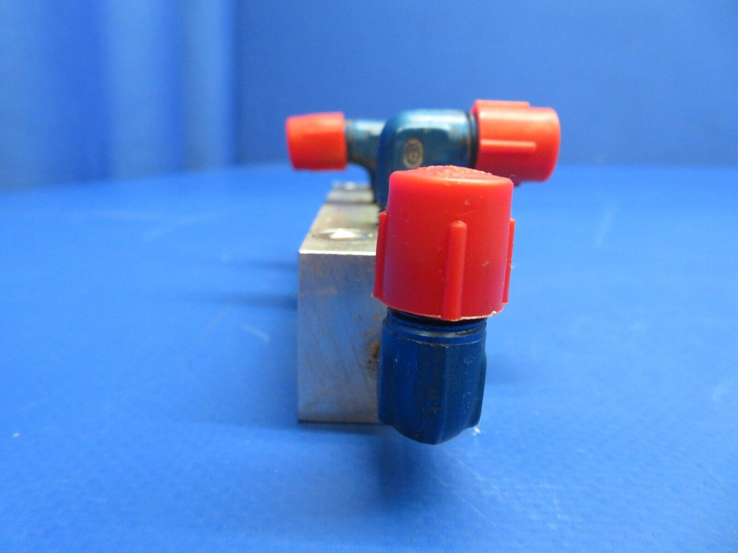 Piper PA-28R-200 Arrow Hydraulic Manifold RH P/N 67521-00, 67521-000 (1022-619)