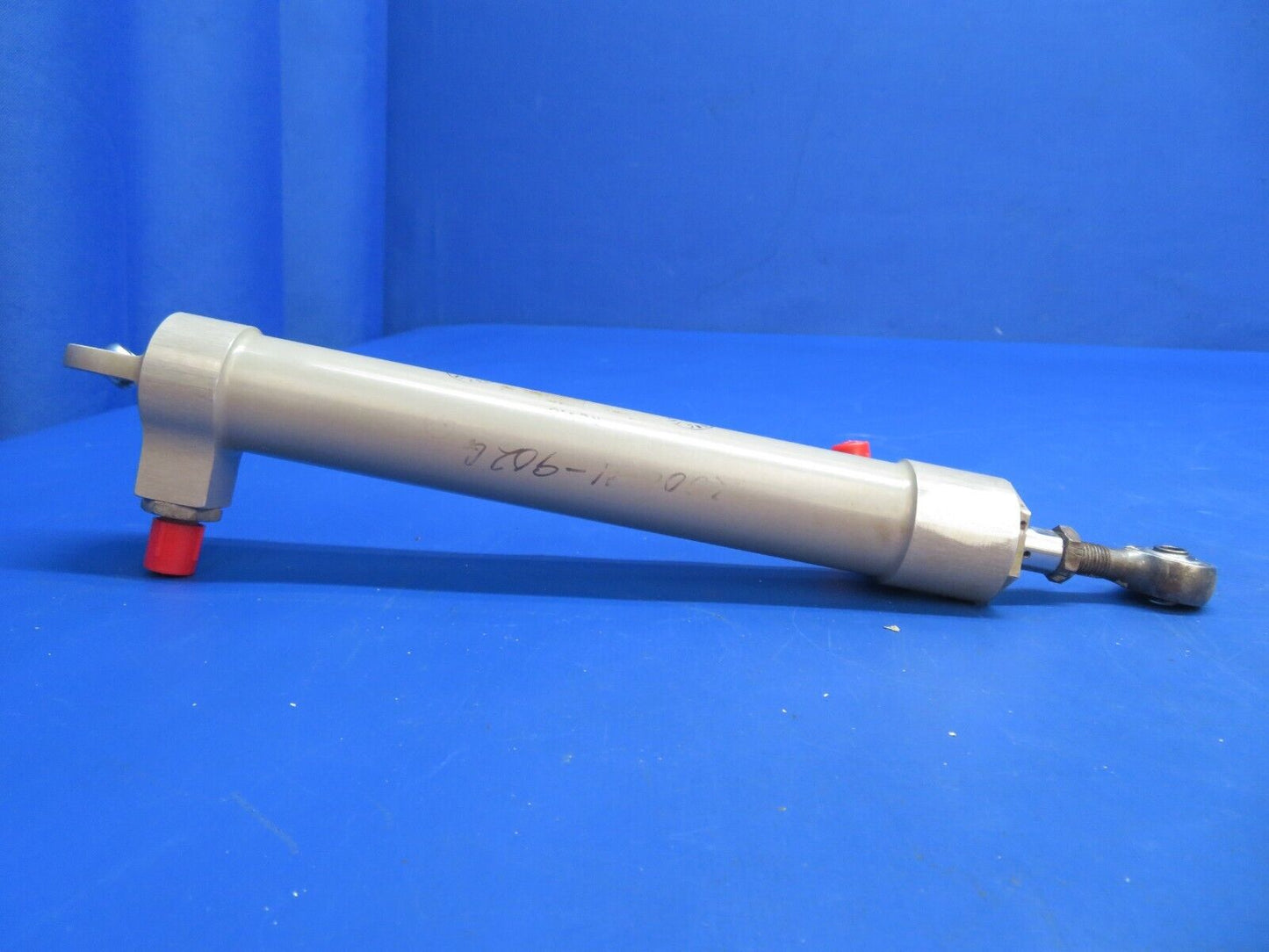 Piper Aerostar 602P RH Flap Actuator Assy P/N 980017-02, 980017-002 (0123-808)