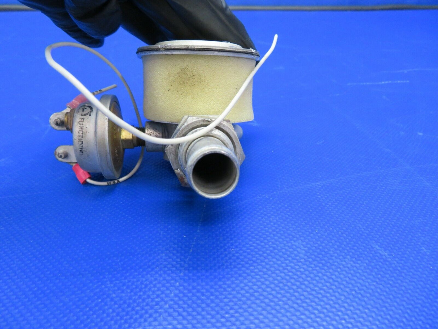 Airborne Vacuum Regulating Valve 2H3-19 Hobbs Piper PA-32R-300 Lance (0221-12)