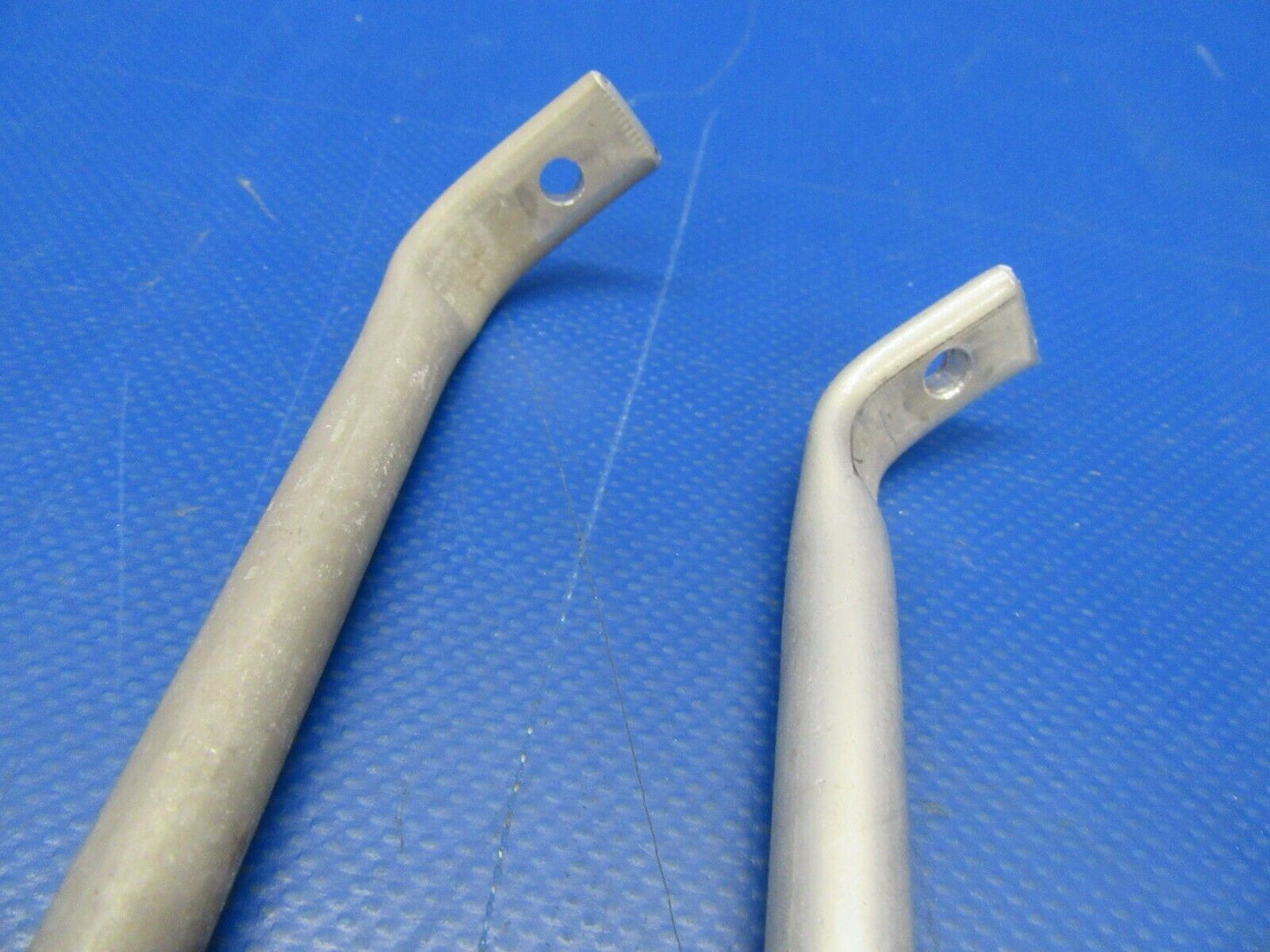 Cirrus SR22 Instrument Panel Support Rods 11991-003, 11868-003 (1019-77)