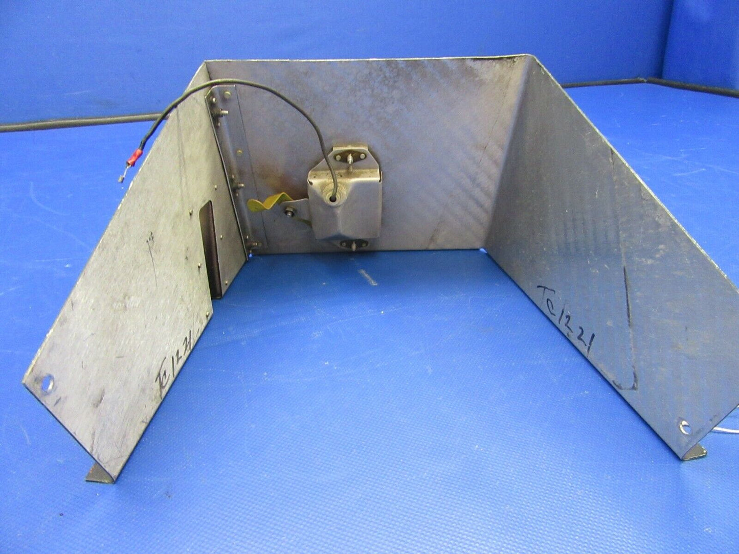 Beech Landing Gear Indicator, Cover Box & Face Plate 95-324006-153 (0621-682)