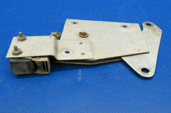 Beech Baron 95-B55 Heater Iris Valve Control & Switch 95-550002-31 (0220-357)