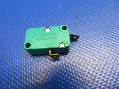 Honeywell Microswitch / Switch P/N V3-1002, MS25253-1 NOS (1120-394)