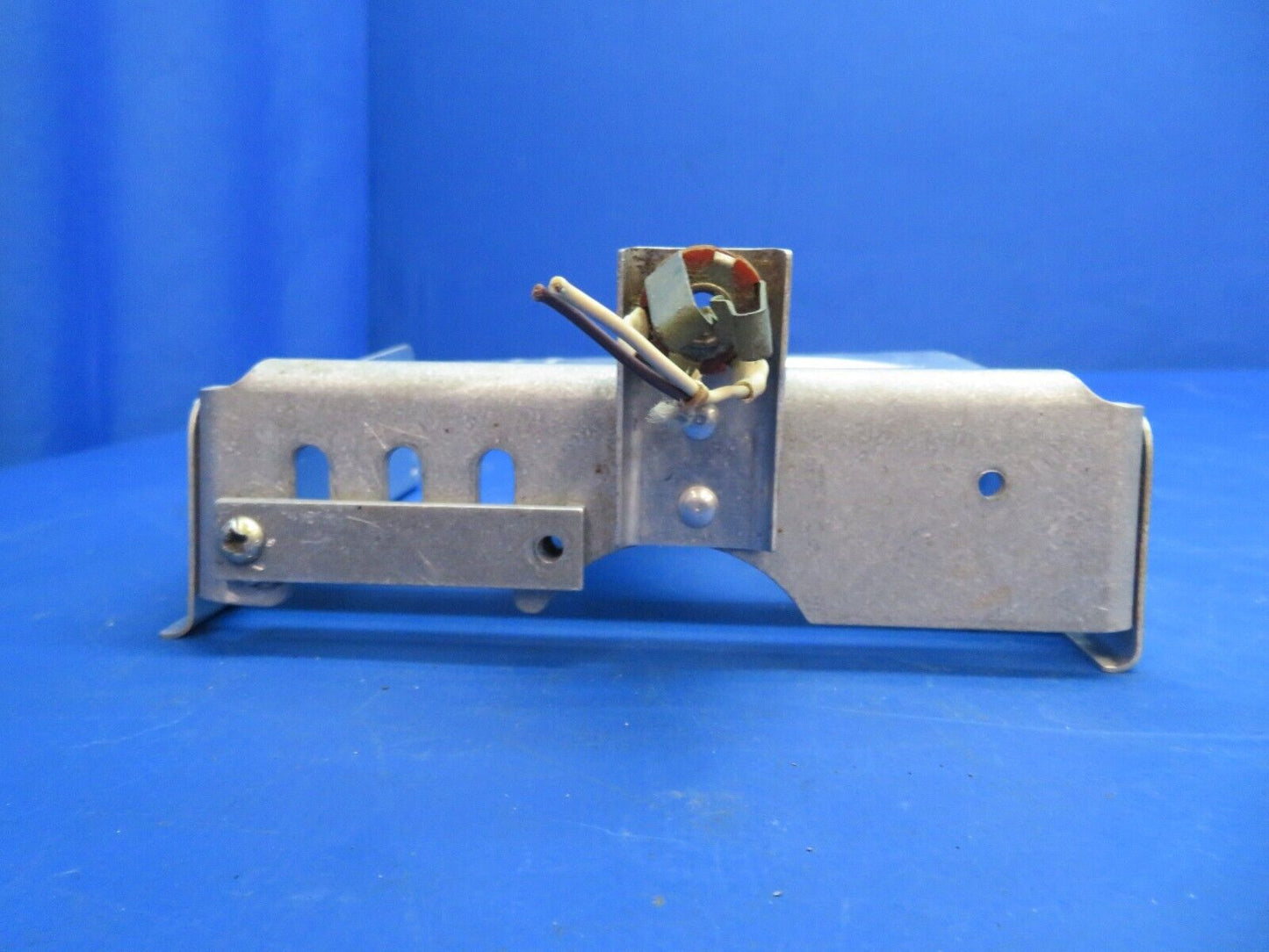 Piper PA-28R-201T Engine Control Bracket & Support P/N 67224-03 (1222-686)