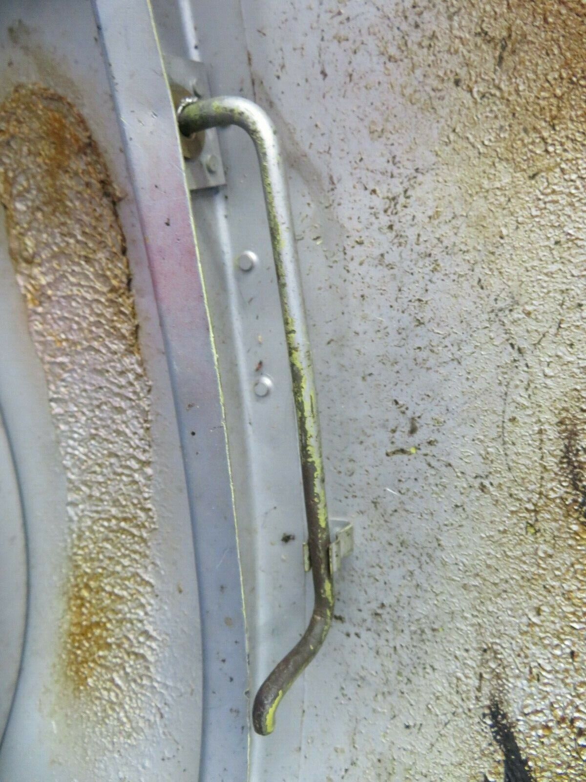 Beech Baron B58P Door Nose Baggage Compartment NO KEY 002-410055-3 (0320-73)