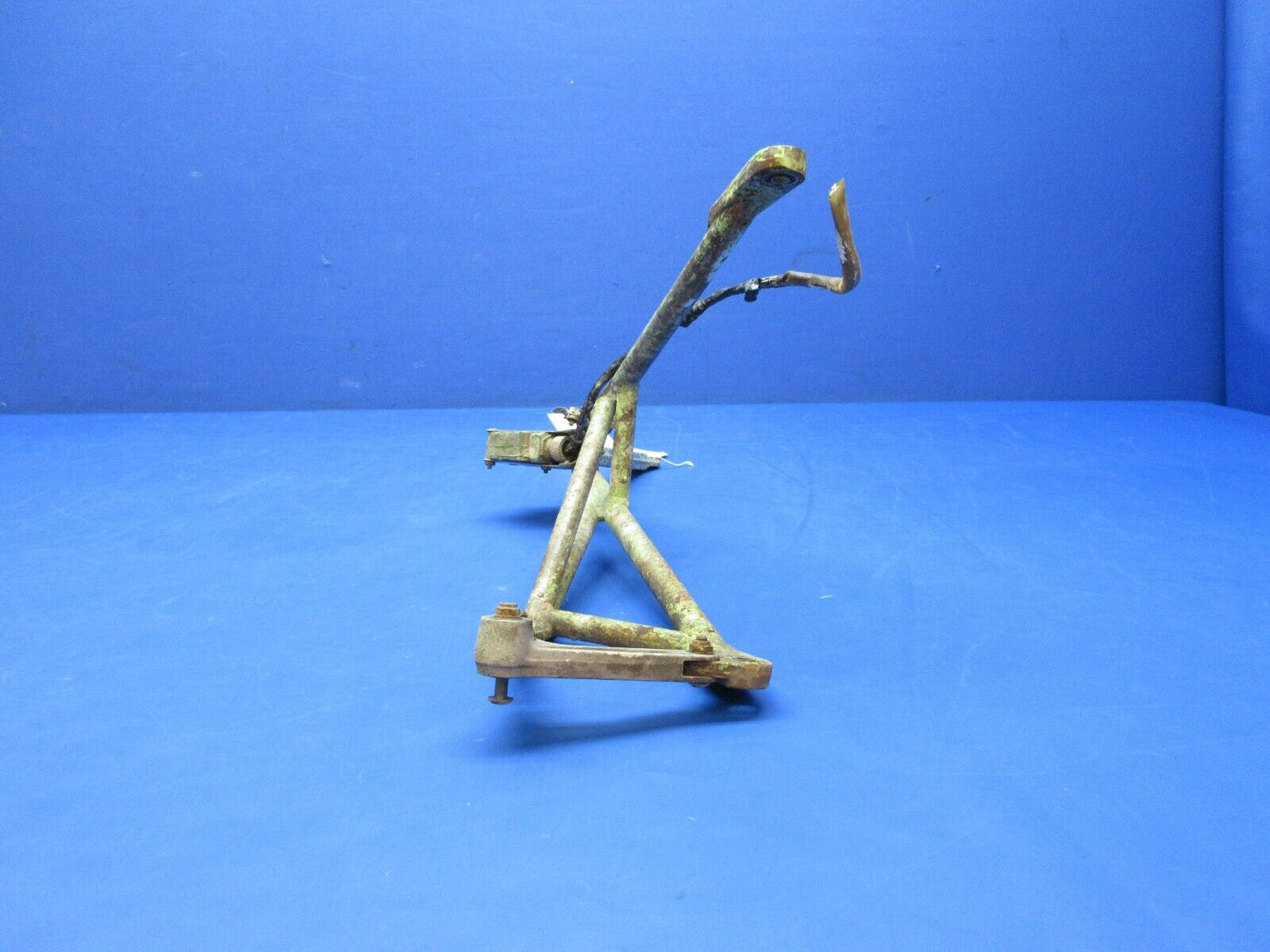 Cessna 310 / 310F Nose Gear Truss Assy w/ Drag Brace P/N 0842000-70 (1123-825)