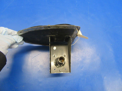 Cessna 310 Wing Nav Light & Bracket Green P/N 0823200-2 & 5618106-17 (0118-03)