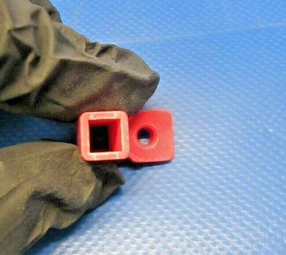 Piper 28 28R 151 161 181 201 28RT-201 31-350 32 Receptacle 758-369 NOS (0519-42)