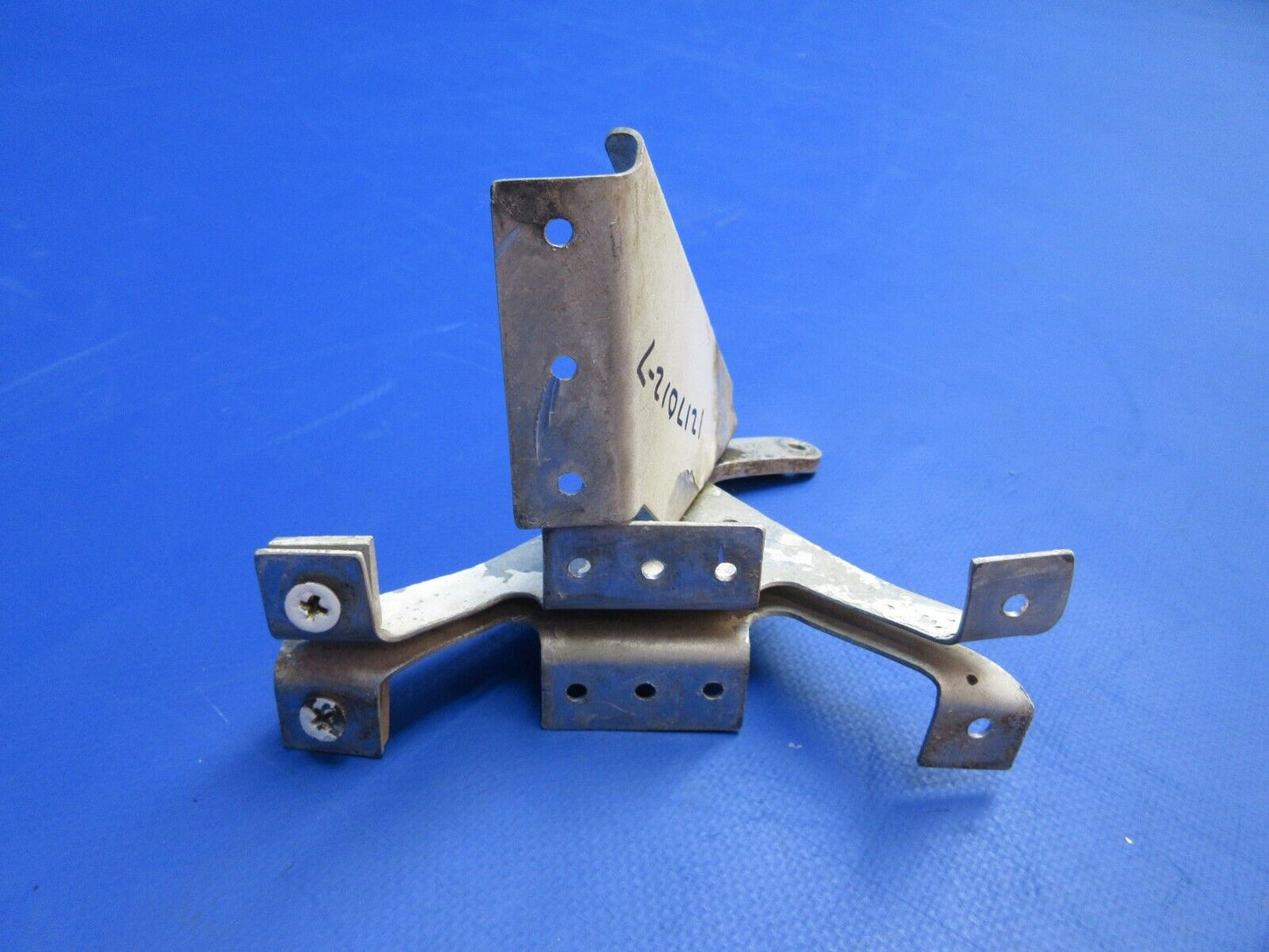 Cessna 210 Hinge Assy LH Nose Gear Door P/N 1217012-7 (1023-997)