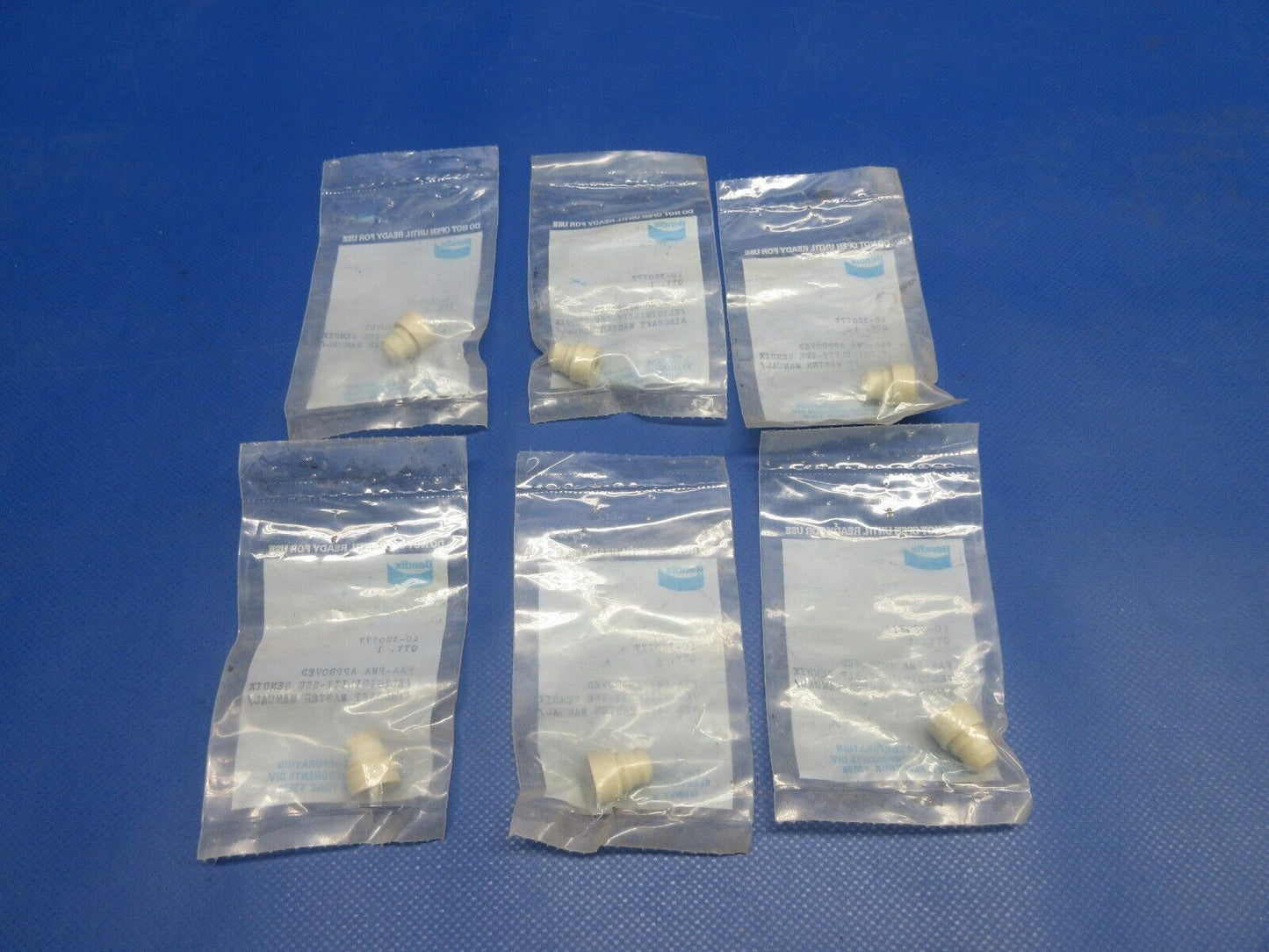 Bendix Grommet P/N 10-320777 LOT OF 6 NOS (0324-1139)