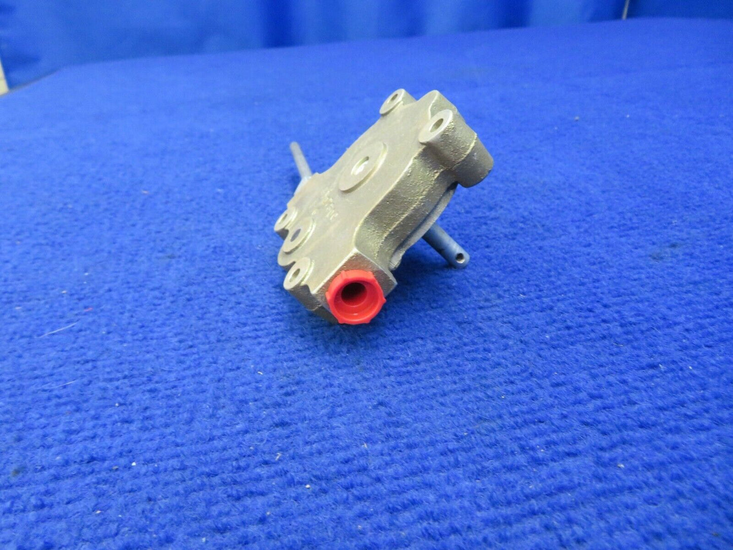 Beech 58 Baron Janitrol Fuel Selector Control Box Assy RH P/N HE7001-7 (0422-323