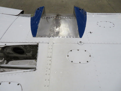 1978 Piper PA-34-200T Seneca LH Wing P/N 37093-03 (0423-104)