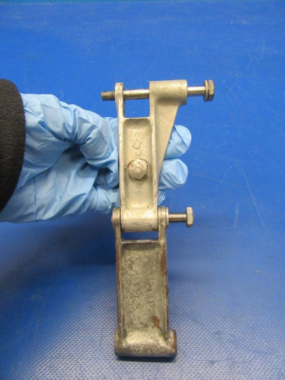 Beech Baron Link Assy Nose Gear 35-825035-2, 35-825173-2 (1018-311)