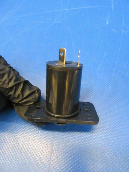 Diamond DA40-180 Power Plug 28V 2 Amps LWR RH Dash (0319-53)
