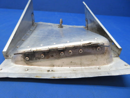 Cessna 182D / 182 LH Cowl Flap Assy P/N 0752014-1 (0923-576)