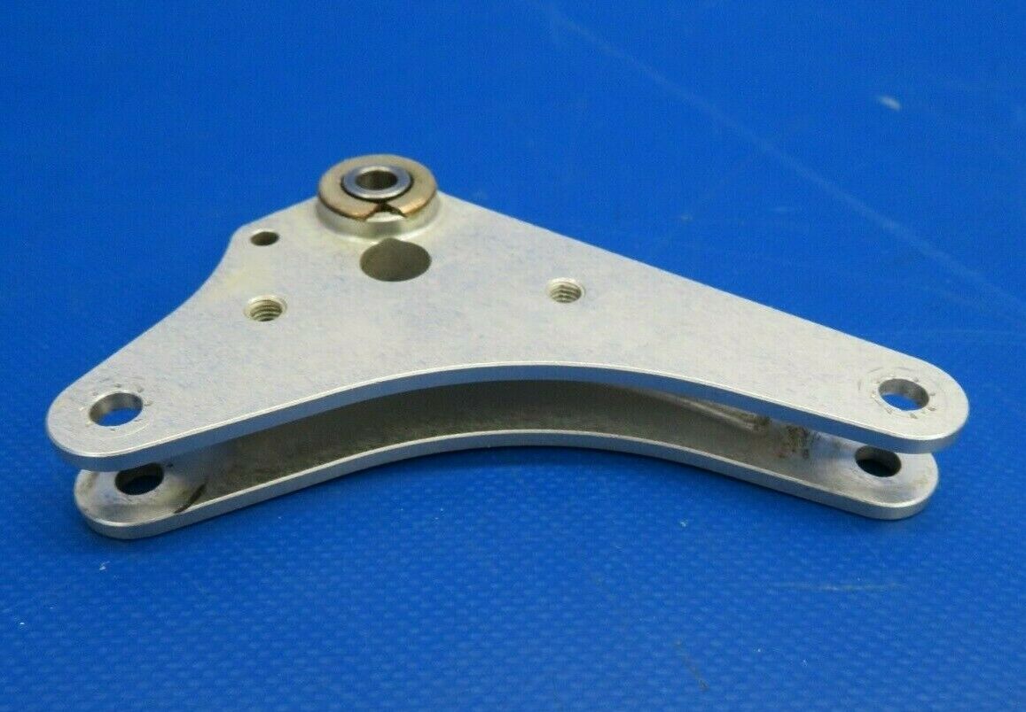 Diamond DA40-180 Flap Bellcrank P/N DA4-2747-30-50 (0120-420)
