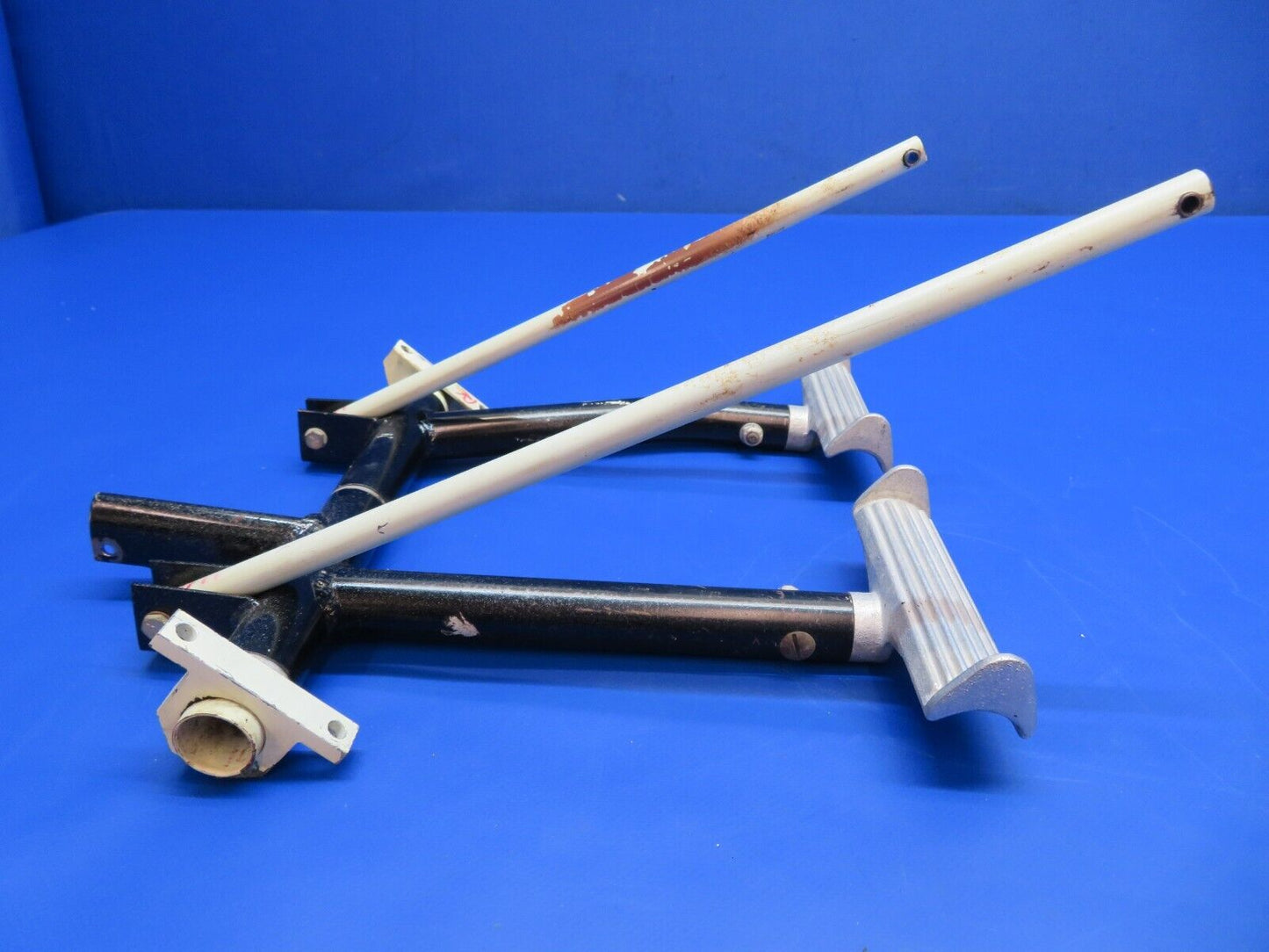 Bellanca 17-30 Viking Co-Pilot Rudder Pedal Assy P/N 19266, 195270 (0922-664)